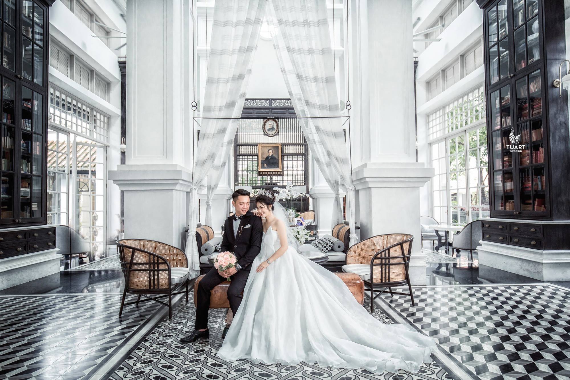TuArt Studio là địa điểm chụp ảnh cưới đẹp Hà Nội được nhiều cặp đôi lựa chọn vì chất lượng dịch vụ và sự đẳng cấp. Với đội ngũ nhiếp ảnh viên tài năng và sáng tạo, TuArt Studio chắc chắn sẽ mang đến cho bạn những bức ảnh cưới đẹp và hoàn hảo nhất.