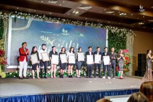 học viện make up TuArt Academy 2