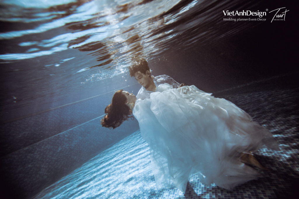 Album chụp ảnh cưới đẹp Concept dưới nước 12