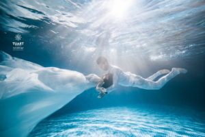 Album chụp ảnh cưới đẹp Concept dưới nước 13