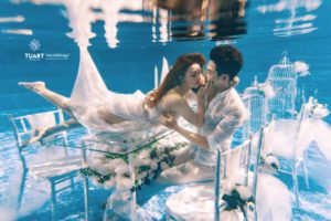 Album chụp ảnh cưới đẹp Concept dưới nước 22