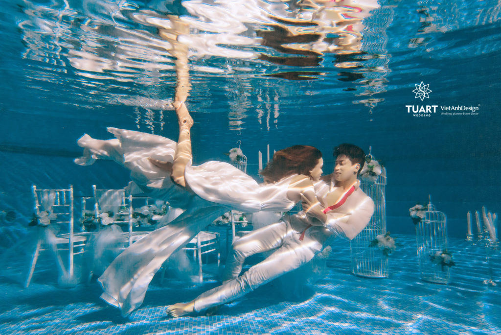 Album chụp ảnh cưới đẹp Concept dưới nước 33