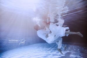 Album chụp ảnh cưới đẹp Concept dưới nước 6