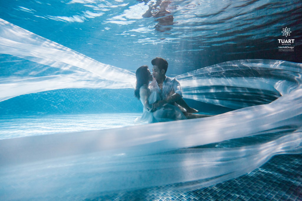 Album chụp ảnh cưới đẹp Concept dưới nước 8