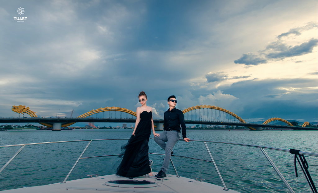 Album chụp hình cưới đẹp Du thuyền trên sông Hàn 2