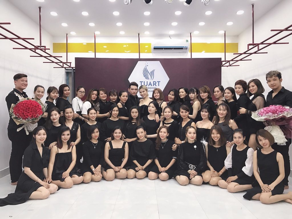 Tuart academy - khóa đào tạo makeup chuyên nghiệp