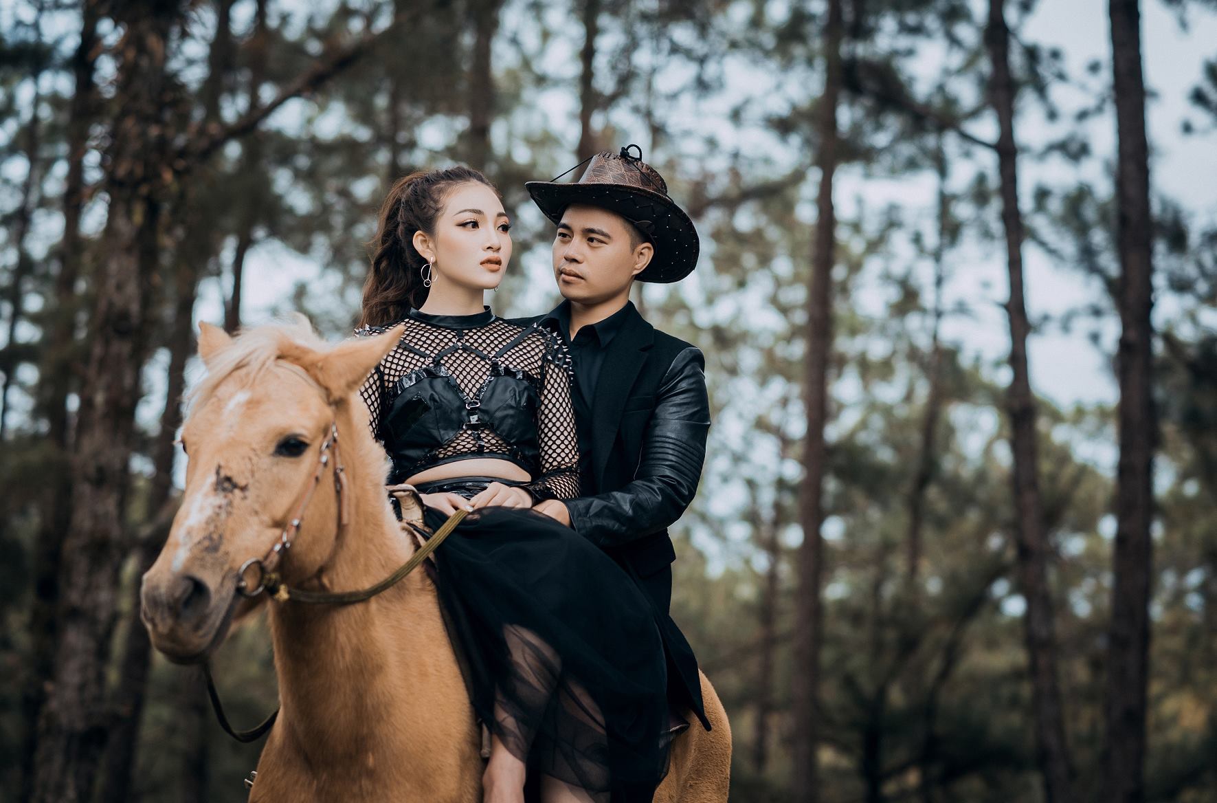 Album ảnh cưới xuyên Việt của cặp đôi Năng Tĩnh - Thu Hương